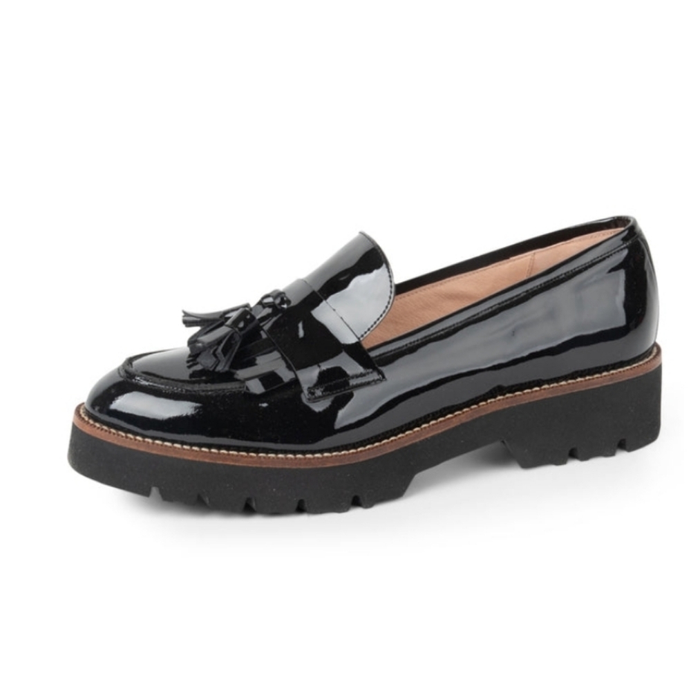 Patricia Green Beckham Tassel Lug Loafer (Women) Size